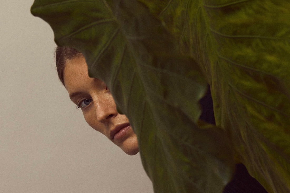 Understanding the Link Between Stress, Seborrheic Dermatitis and Dandruff: 10 Natural Ways to Reduce Anxiety